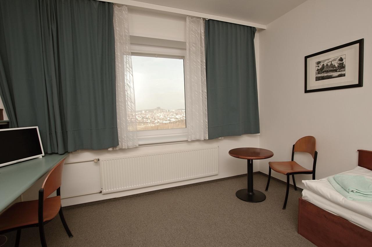 Hotel Kolej Akademie à Brno Extérieur photo